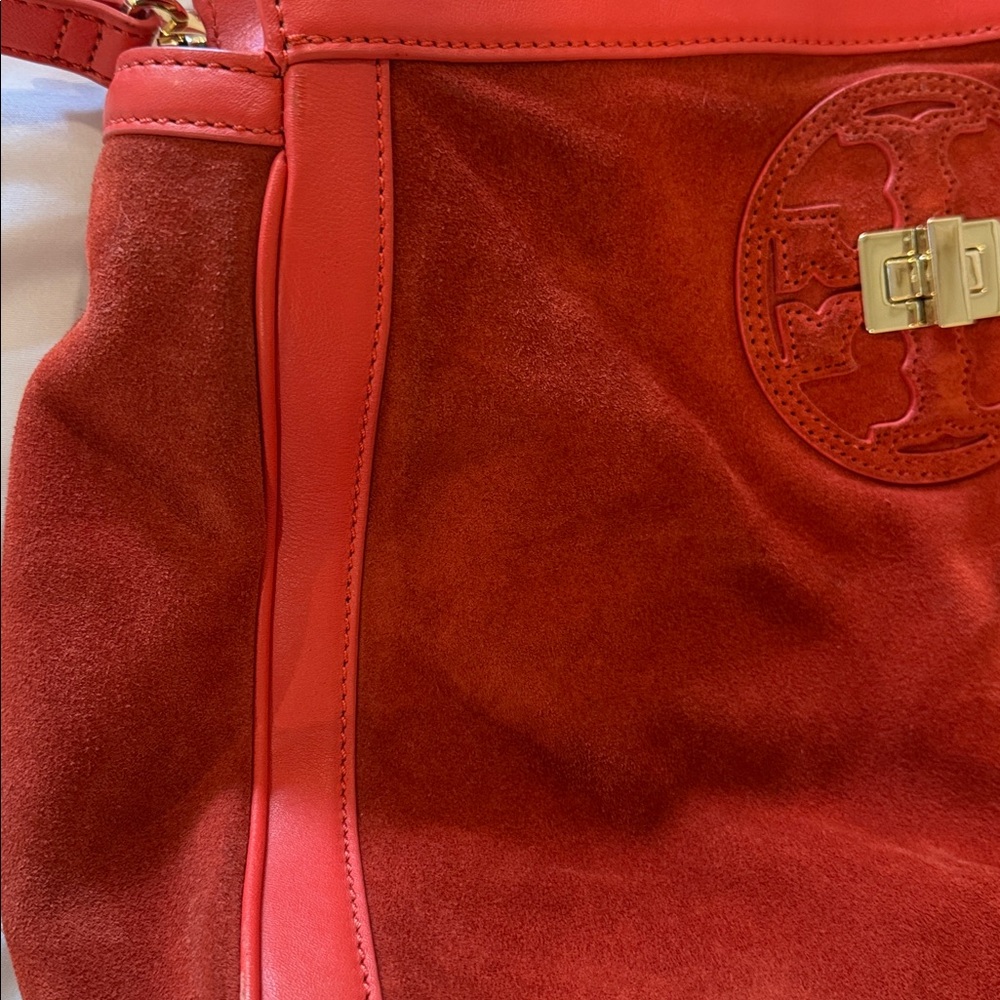 Tory Burch Gloria Satchel & Dust Bag - Picture 11 of 13
